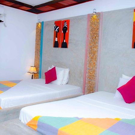 Katunayaka Mandavilla Airport Transit Hotel מראה חיצוני תמונה