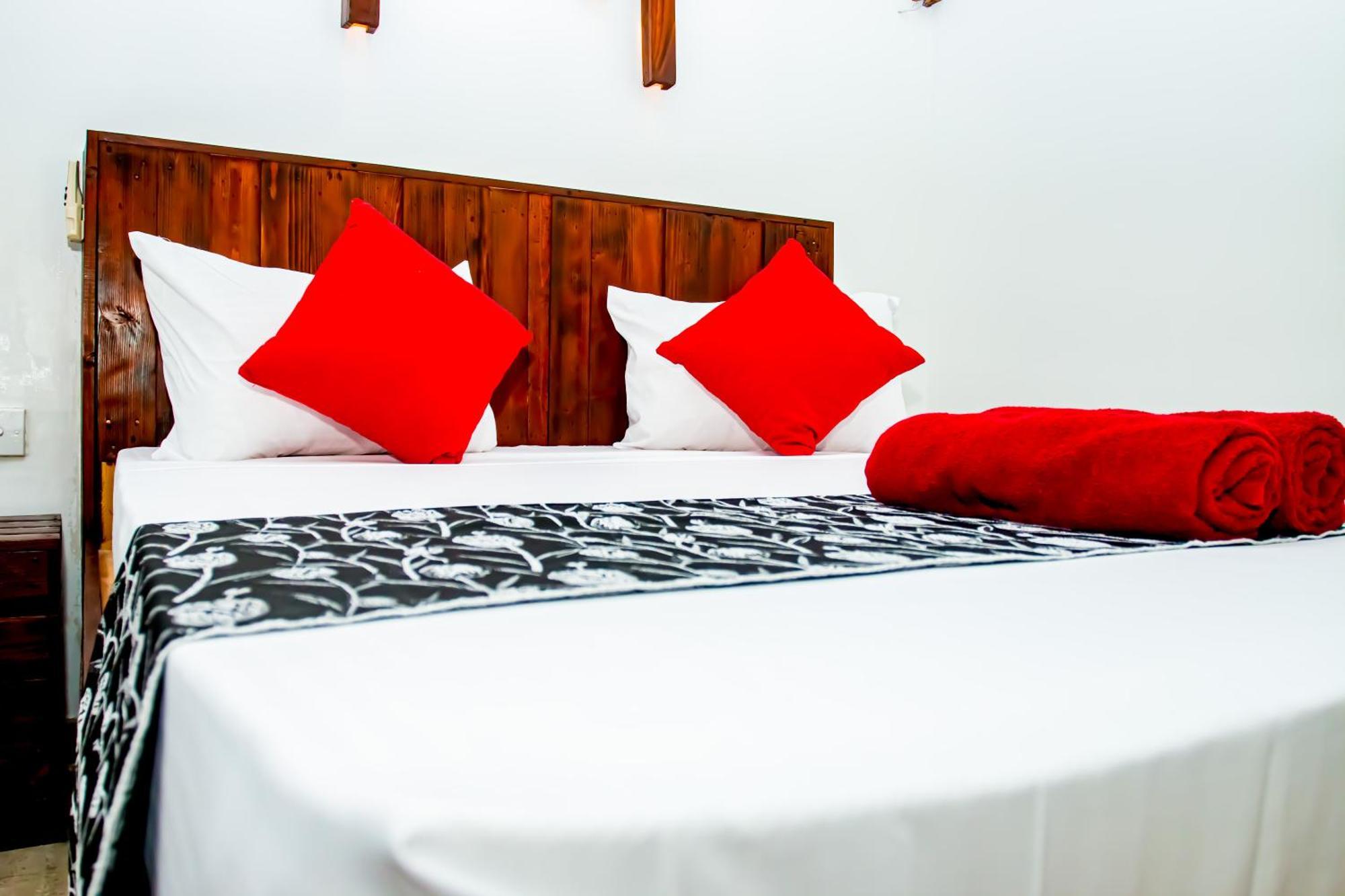 Katunayaka Mandavilla Airport Transit Hotel מראה חיצוני תמונה