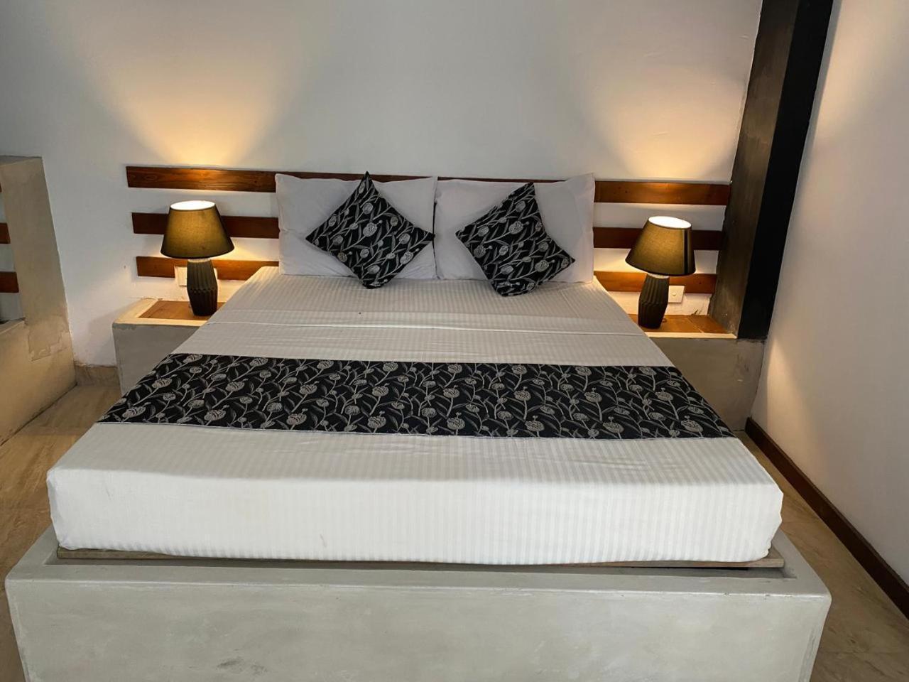 Katunayaka Mandavilla Airport Transit Hotel מראה חיצוני תמונה