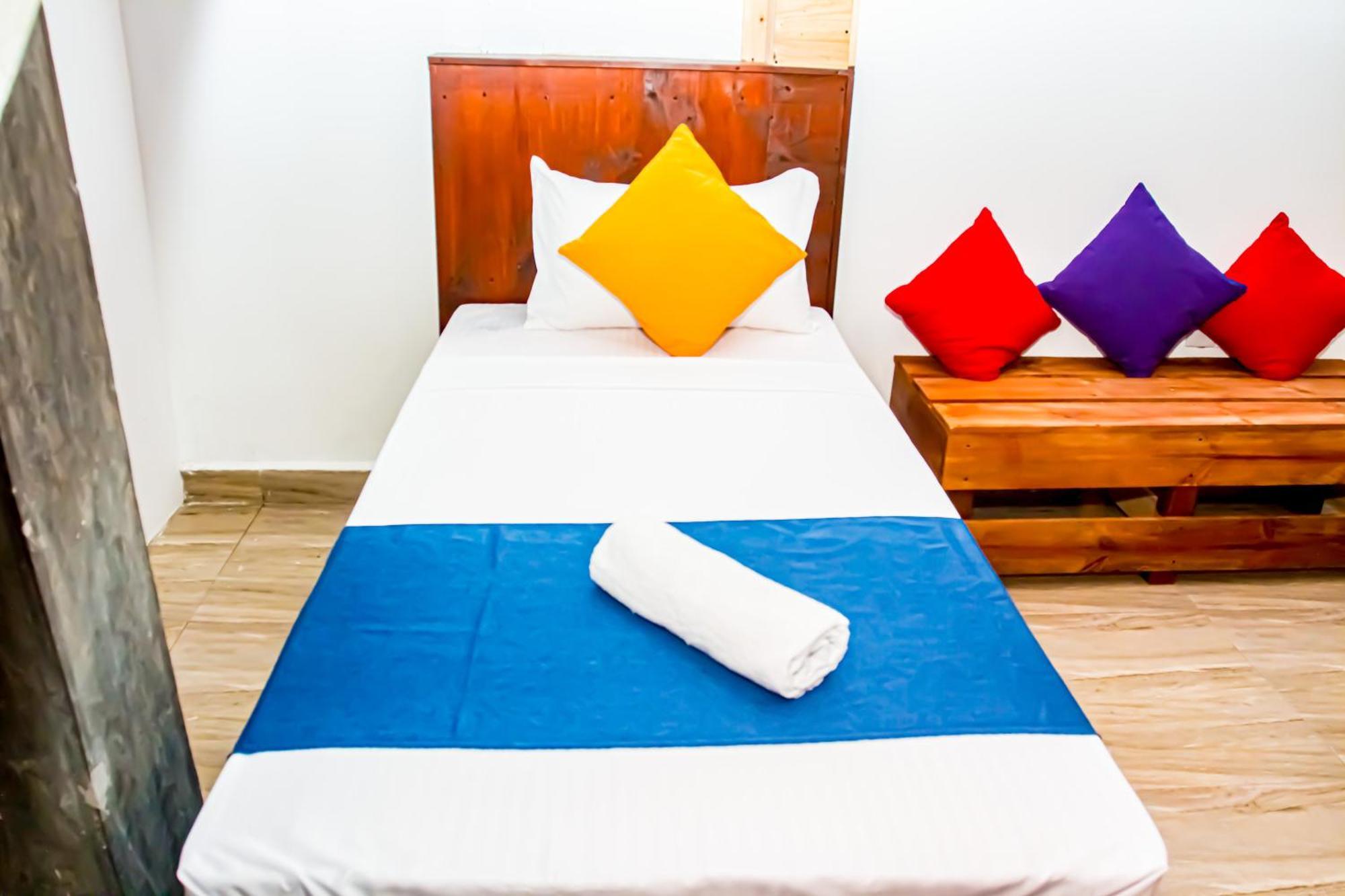 Katunayaka Mandavilla Airport Transit Hotel מראה חיצוני תמונה