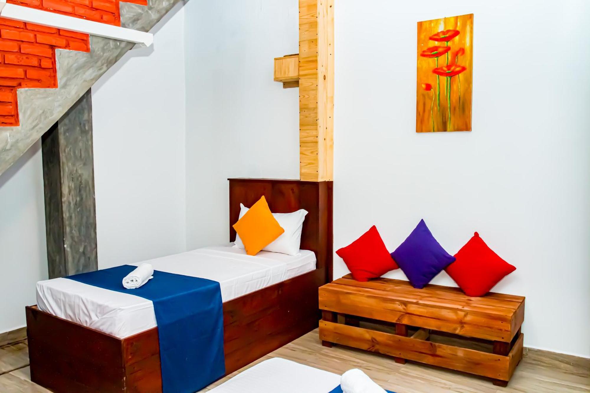 Katunayaka Mandavilla Airport Transit Hotel מראה חיצוני תמונה